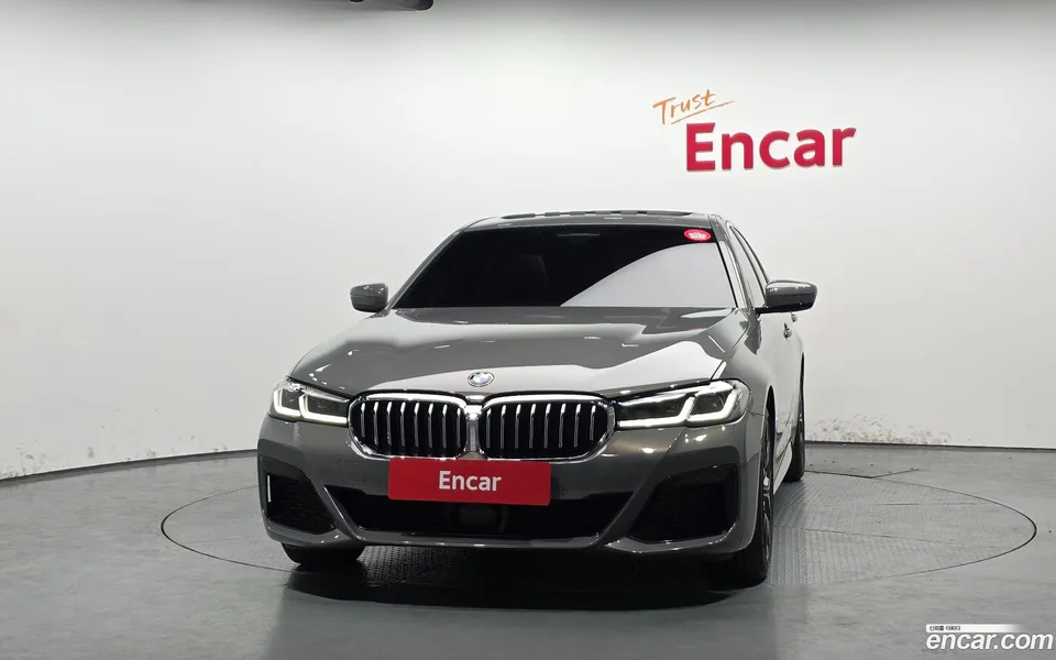 BMW 5 Series 530i xDrive M 2022 — миниатюра 3