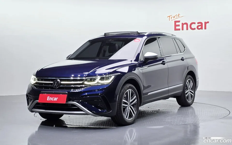 Volkswagen Tiguan Allspace 2.0 TSI 2022 — фото 1, купить с доставкой в Москву