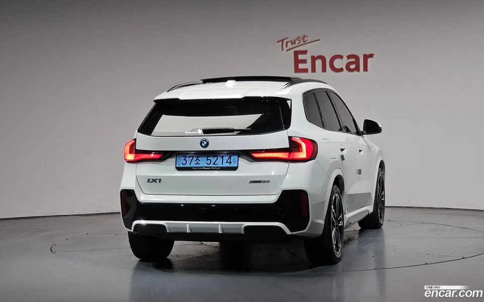BMW iX1 xDrive 30 M 2025 — миниатюра 4