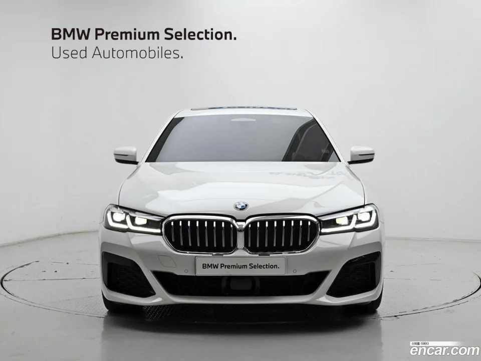 BMW 5 Series 530i M 2022 — миниатюра 3