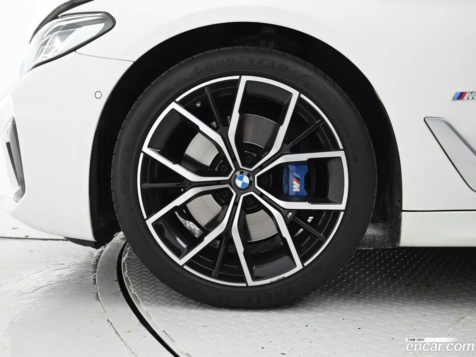 BMW 5 Series 530i M 2022 — миниатюра 5