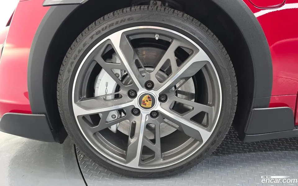 Porsche Taycan 2022 — миниатюра 5
