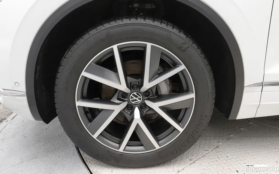 Volkswagen Touareg 3.0 TDI 2023 — миниатюра 5