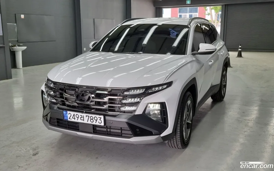 Hyundai Tucson Hybrid NX4 HEV 1.6 2WD 2025 — photo 1, buy with delivery to Moscow
