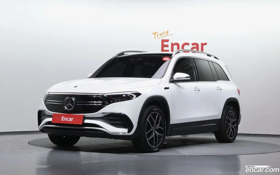 Mercedes-Benz EQB EQB300 4MATIC AMG 2022 — фото 1, купить с доставкой в Москву