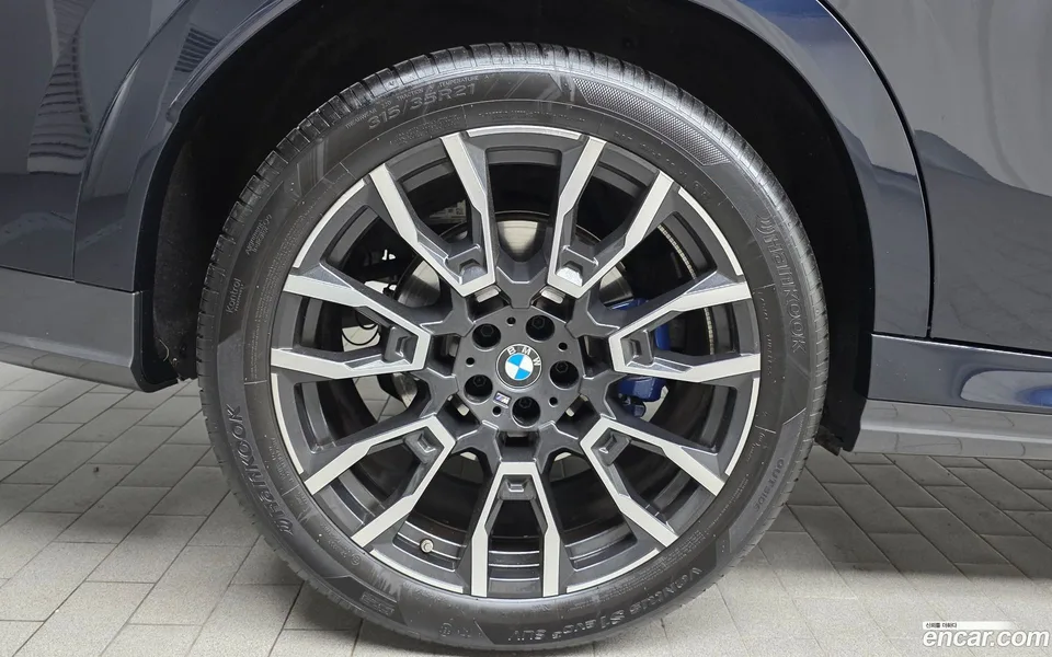 BMW X6 xDrive40i M 2025 — миниатюра 2