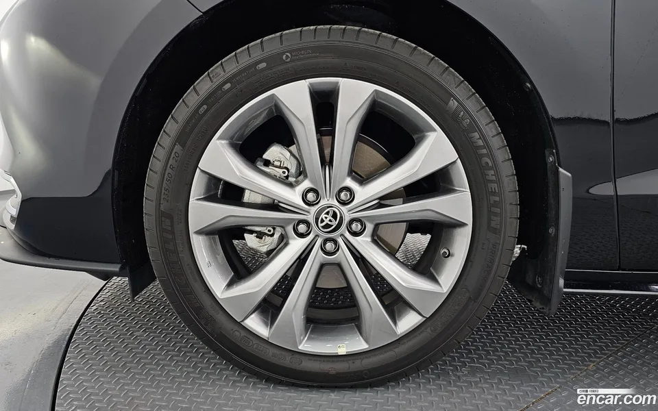 Toyota Sienna 2.5 2WD 2025 — миниатюра 2