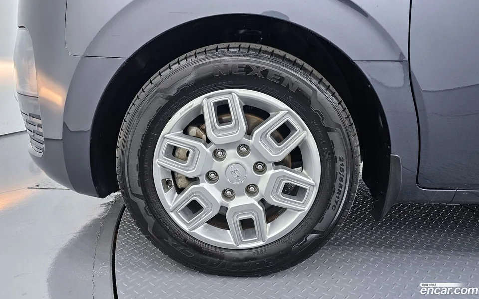 Hyundai Staria 11 2023 — миниатюра 2