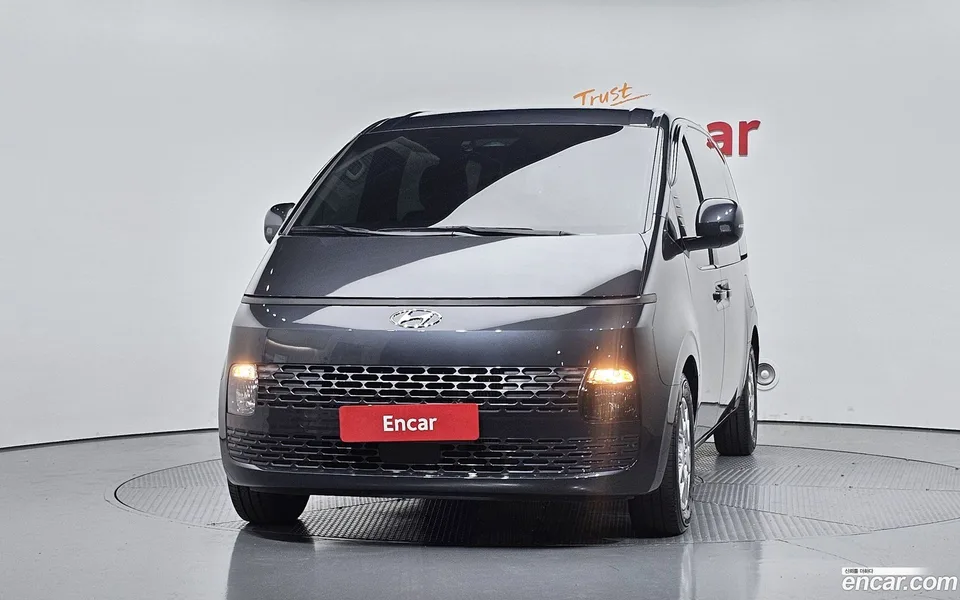 Hyundai Staria 11 2023 — миниатюра 3