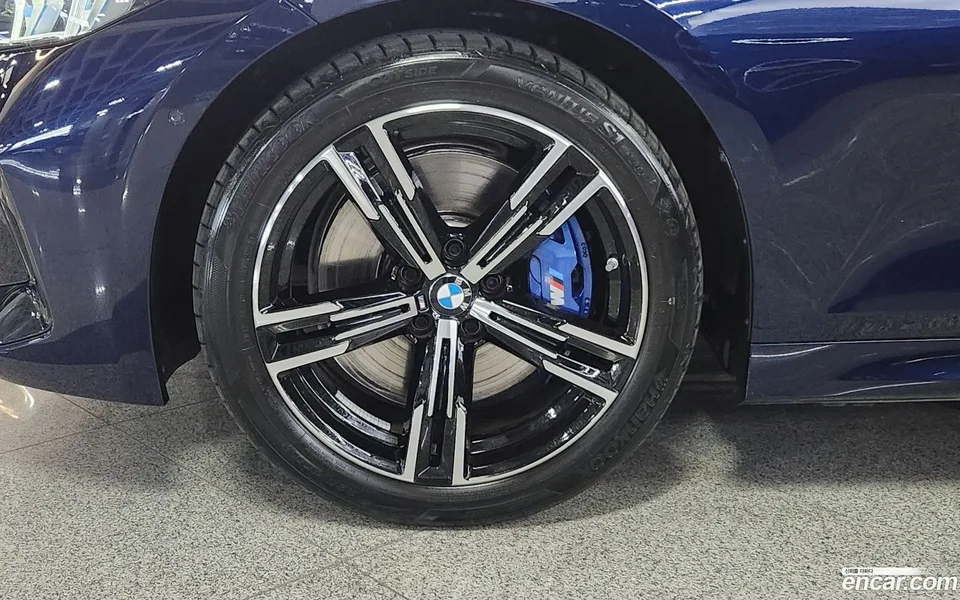 BMW 3 Series 320i M 2025 — миниатюра 2