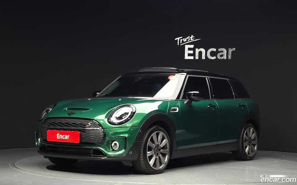 MINI Cooper S Clubman 2022 — фото 1, купить с доставкой в Москву