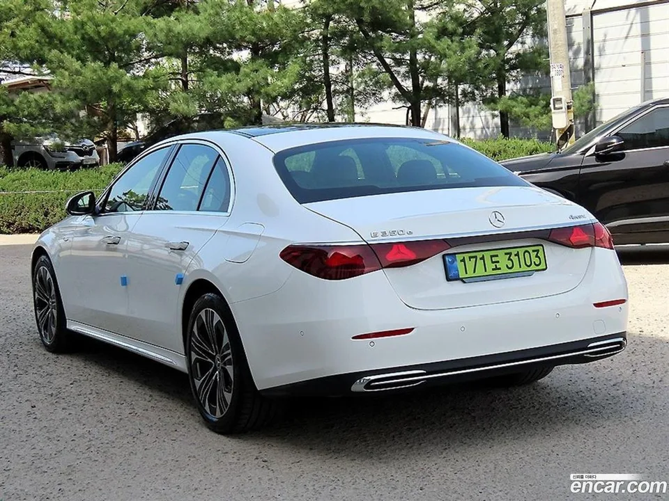 Mercedes-Benz E-Class E350e 4MATIC 2025 — миниатюра 3