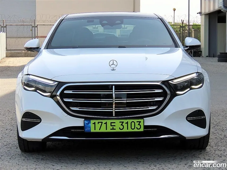 Mercedes-Benz E-Class E350e 4MATIC 2025 — фото 1, купить с доставкой в Москву