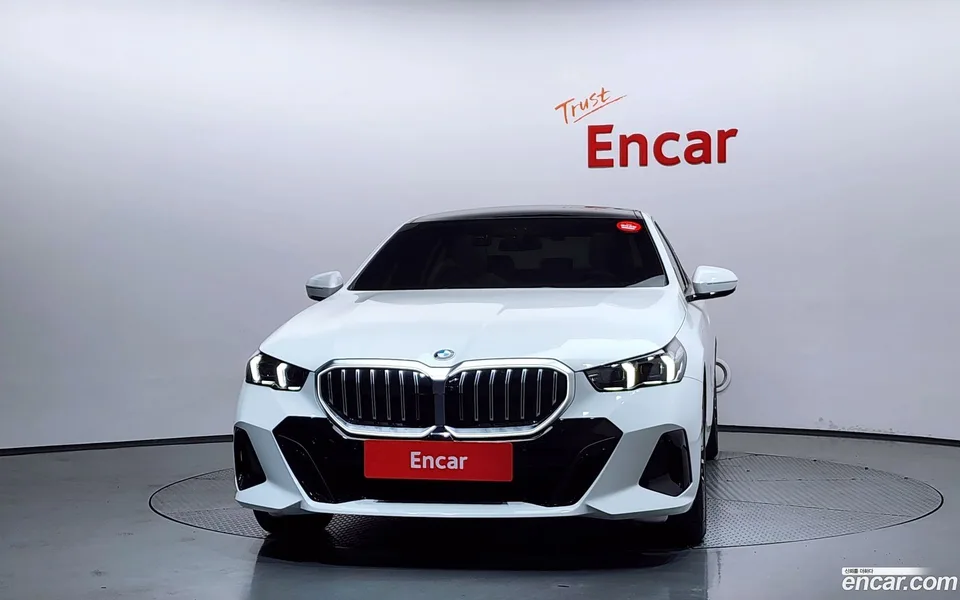BMW 5 Series 520i M 2025 — миниатюра 3