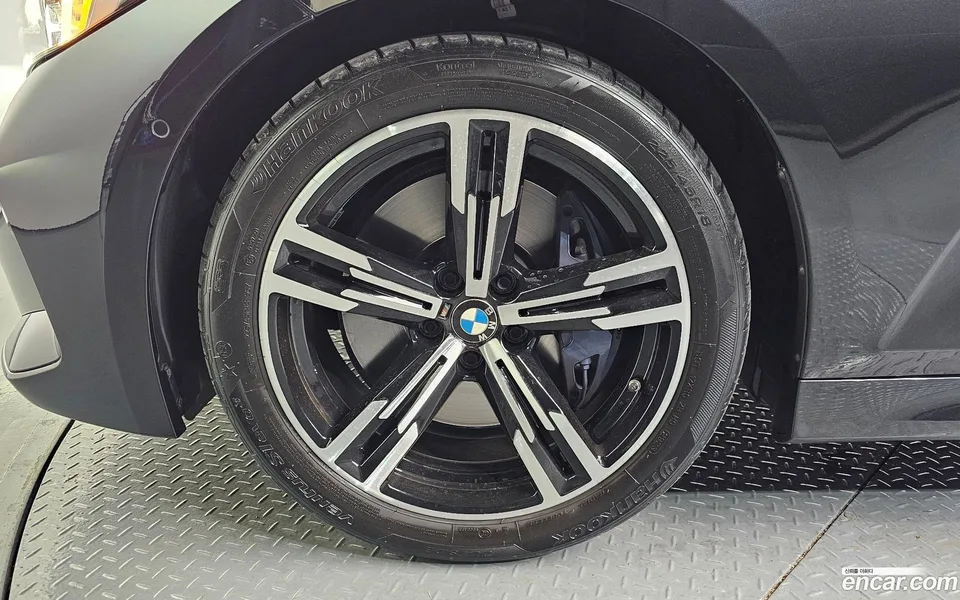 BMW 3 Series 320i M 2023 — миниатюра 5