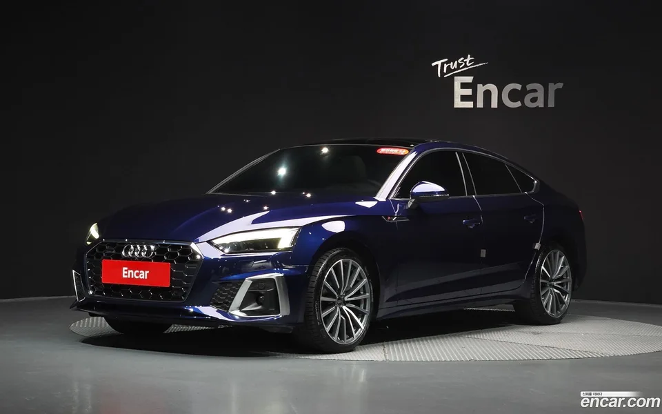 Audi A5 40 TFSI 2023 — фото 1, купить с доставкой в Москву