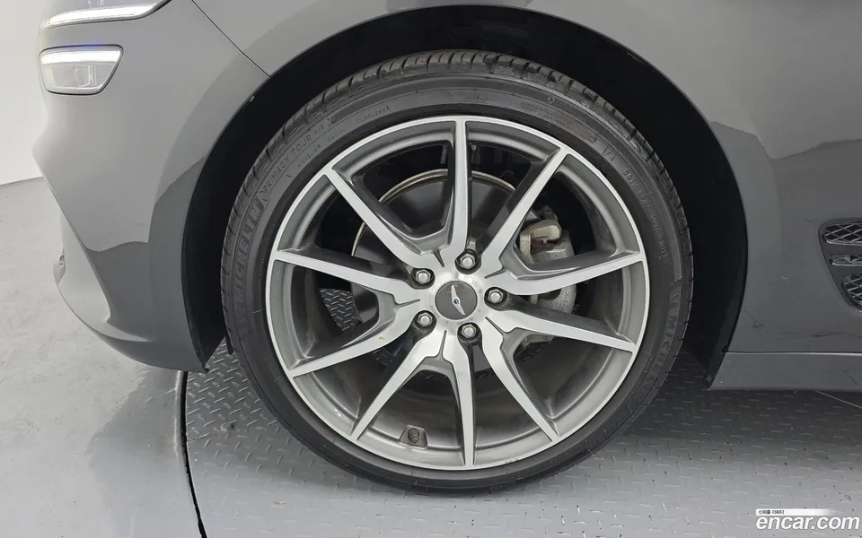 Genesis G70 Shooting Brake 2.0T 2WD 2022 — миниатюра 2