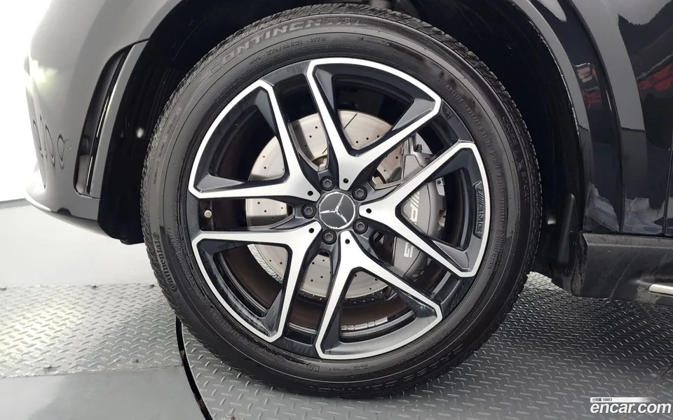 Mercedes-Benz GLE-Class AMG GLE53 4MATIC+ 2023 — миниатюра 5