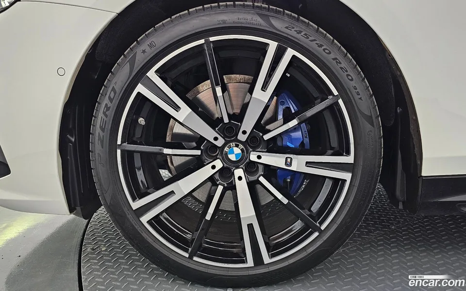 BMW 5 Series 530i xDrive M 2025 — миниатюра 2
