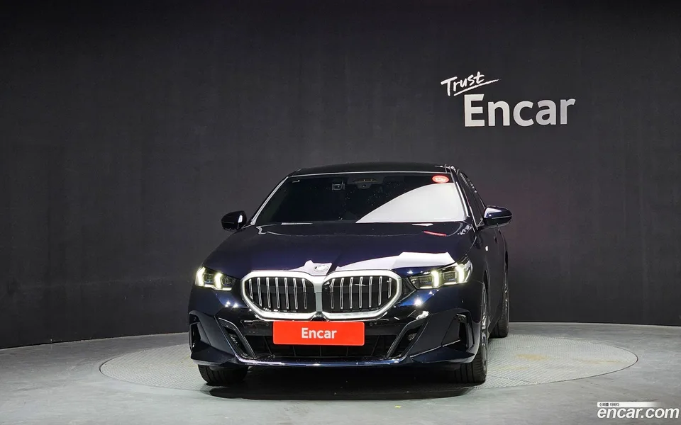 BMW 5 Series 520i M 2025 — миниатюра 3