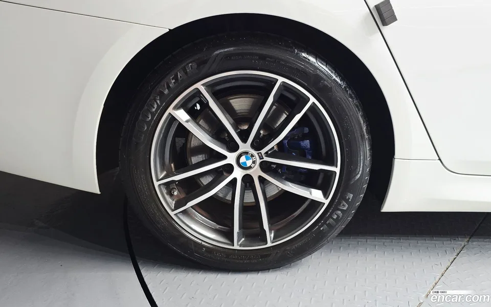 BMW 5 Series 523d M 2022 — миниатюра 2
