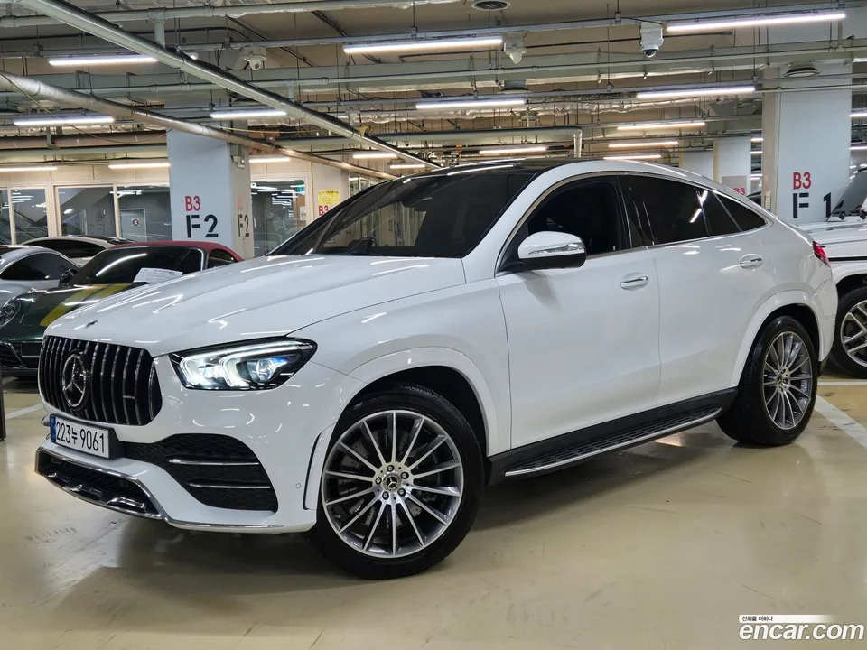 Mercedes-Benz GLE-Class GLE400d 4MATIC 2022 — фото 1, купить с доставкой в Москву