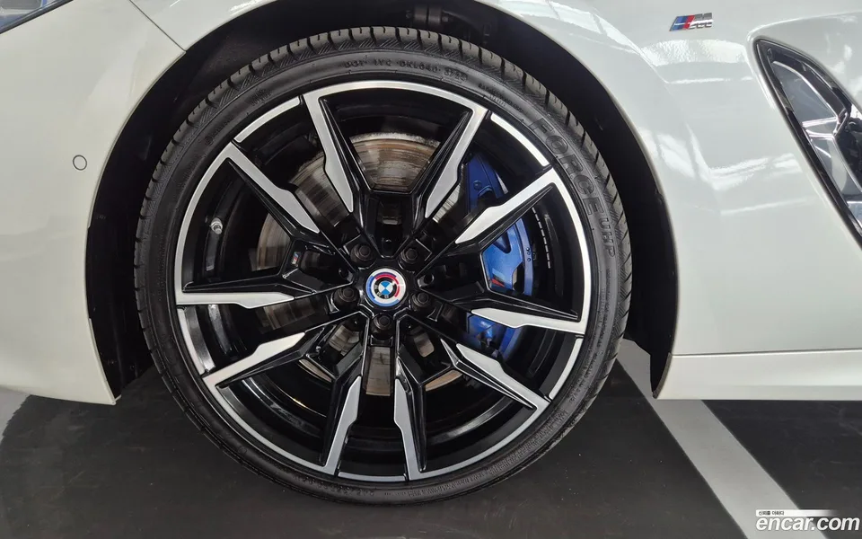 BMW 8 Series M850i xDrive 2022 — миниатюра 2