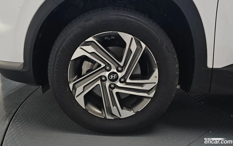Hyundai SantaFe 2.2 2WD 2022 — миниатюра 5