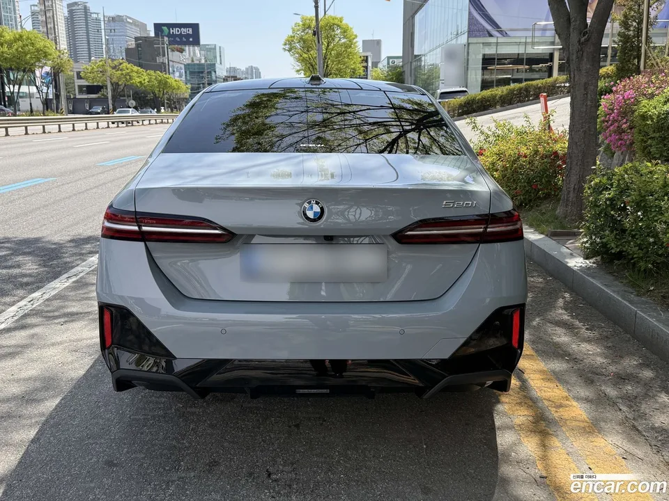 BMW 5 Series 520i M 2026 — миниатюра 4