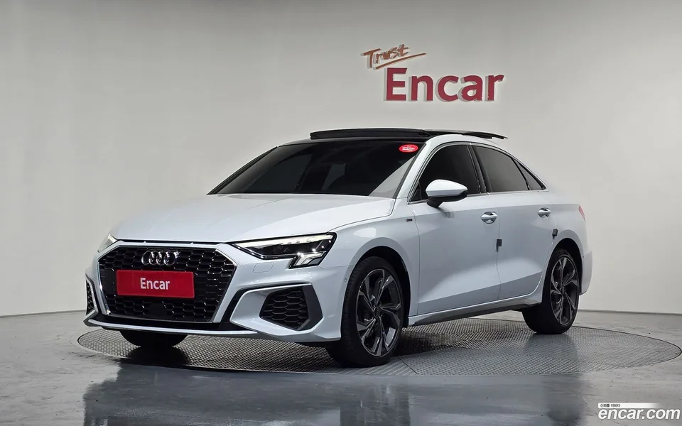 Audi A3 (8Y) 40 TFSI 2023 — фото 1, купить с доставкой в Москву