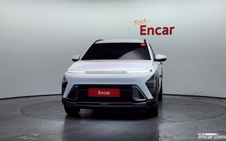 Hyundai Kona Hybrid 2023 — миниатюра 3