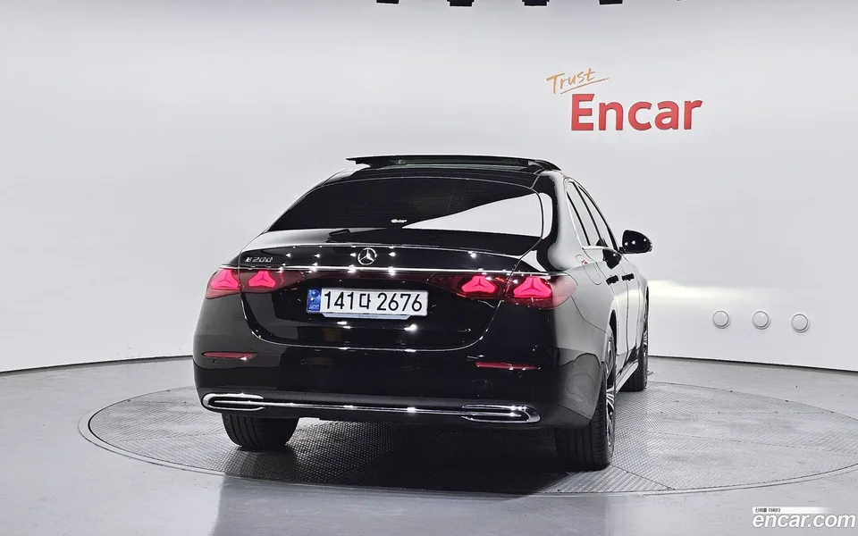 Mercedes-Benz E-Class E200 2024 — миниатюра 4