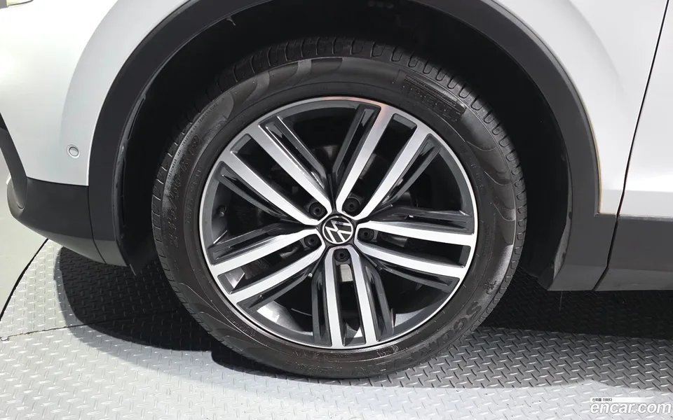 Volkswagen Tiguan 2.0 TDI 2022 — миниатюра 2