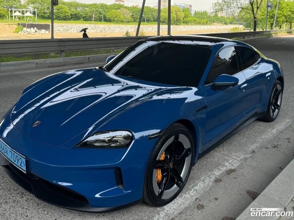 Porsche Taycan 2024 — фото 1, купить с доставкой в Москву