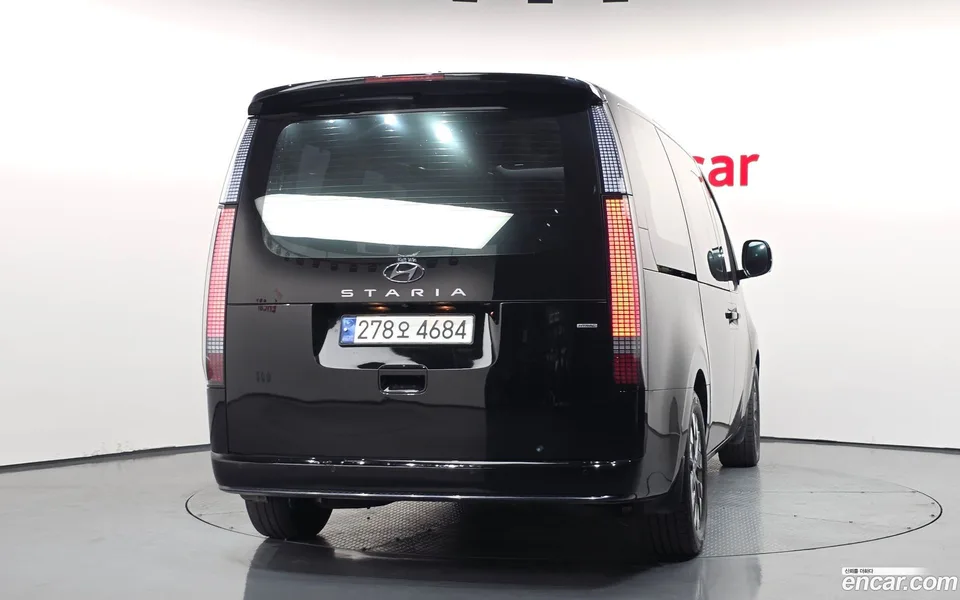 Hyundai Staria 4WD 7 2023 — миниатюра 4