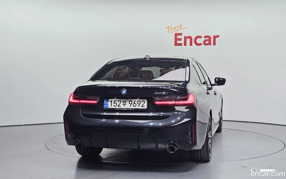 BMW 3 Series 320i M 2023 — миниатюра 4