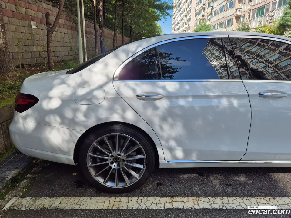 Mercedes-Benz E-Class E450 4MATIC 2023 — миниатюра 4
