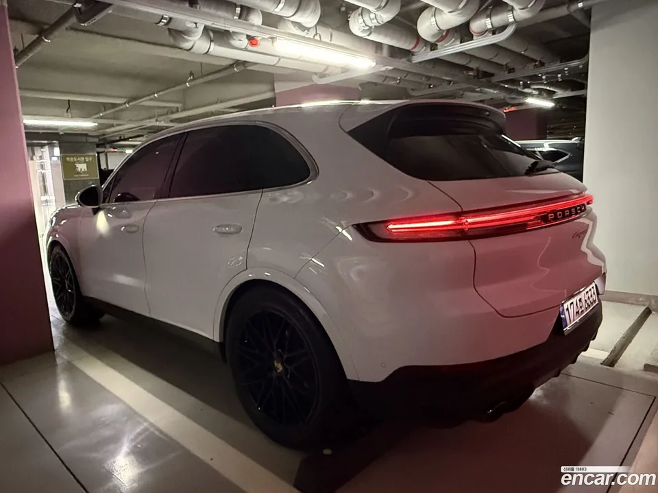 Porsche Cayenne 3.0 2023 — миниатюра 3