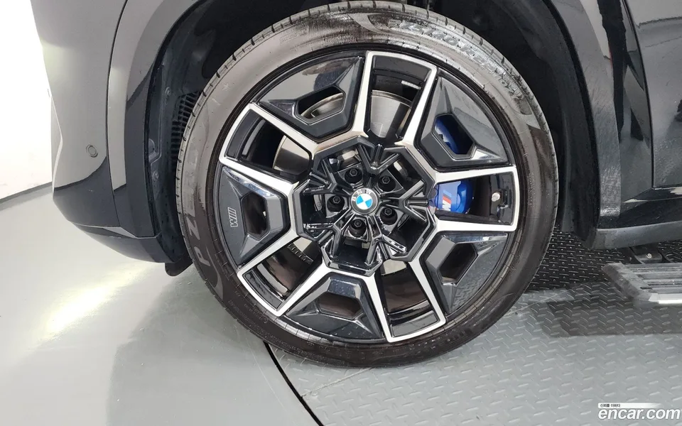 BMW XM 4.4 2025 — миниатюра 5