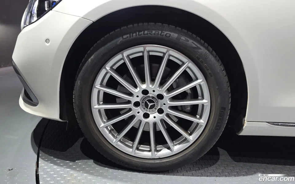 Mercedes-Benz E-Class E250 2022 — миниатюра 2