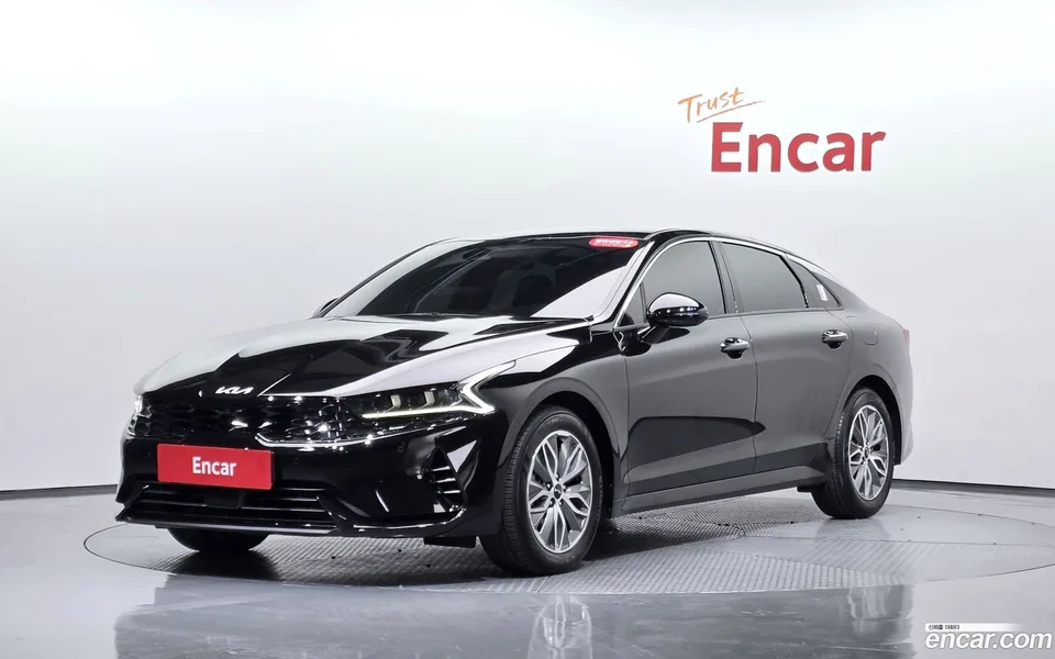 Kia K5 Hybrid 2023 — фото 1, купить с доставкой в Москву