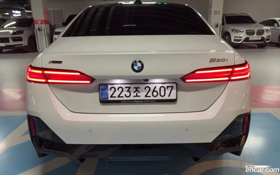 BMW 5 Series 530i xDrive M 2025 — миниатюра 2