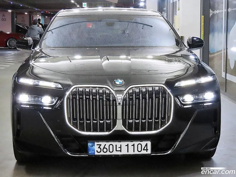 BMW 7 Series 740d xDrive M 2023 — миниатюра 2