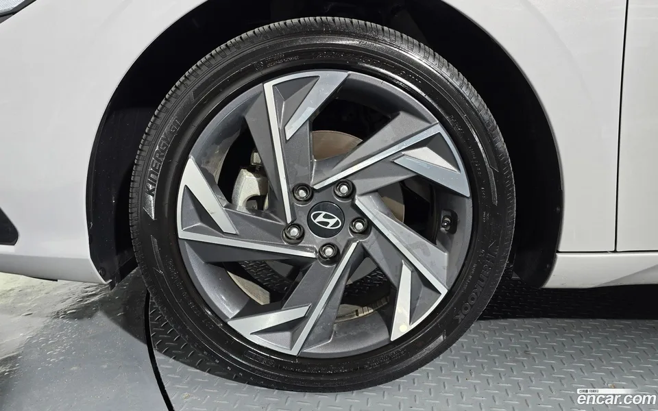 Hyundai Avante CN7 1.6 2024 — миниатюра 2
