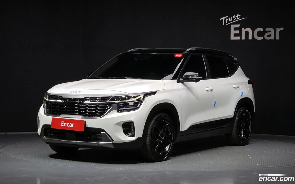 Kia Seltos 1.6 2WD 2023 — фото 1, купить с доставкой в Москву
