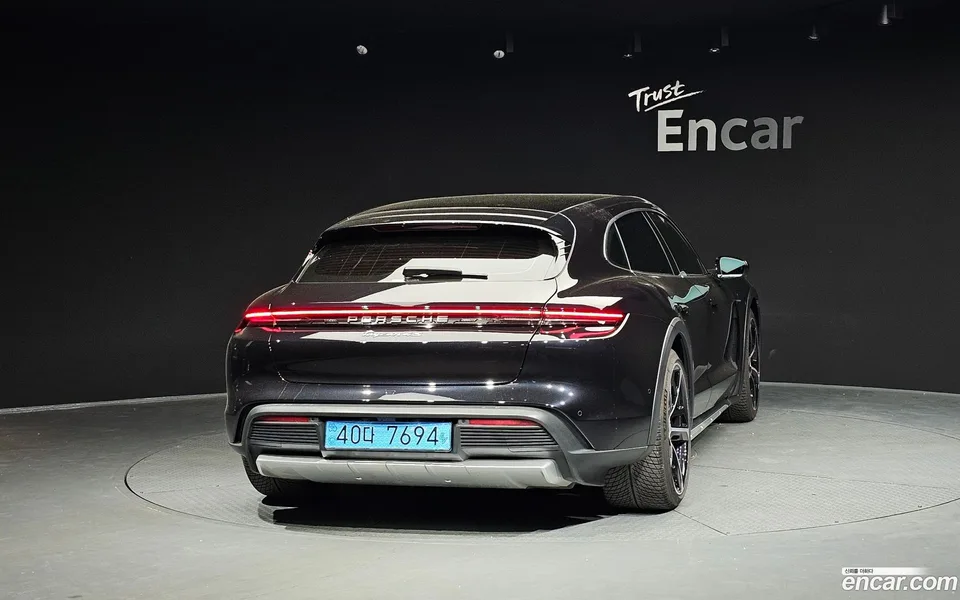 Porsche Taycan 4S 2025 — миниатюра 4