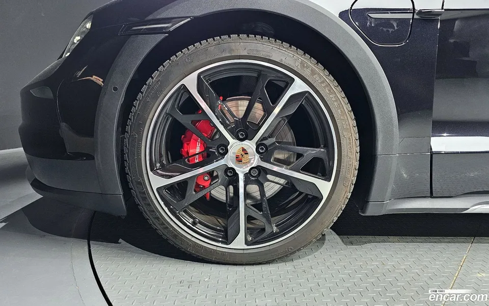 Porsche Taycan 4S 2025 — миниатюра 5