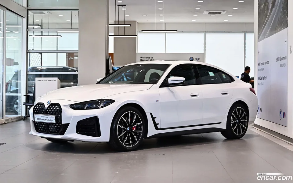BMW 4 Series 420i M 2025 — фото 1, купить с доставкой в Москву