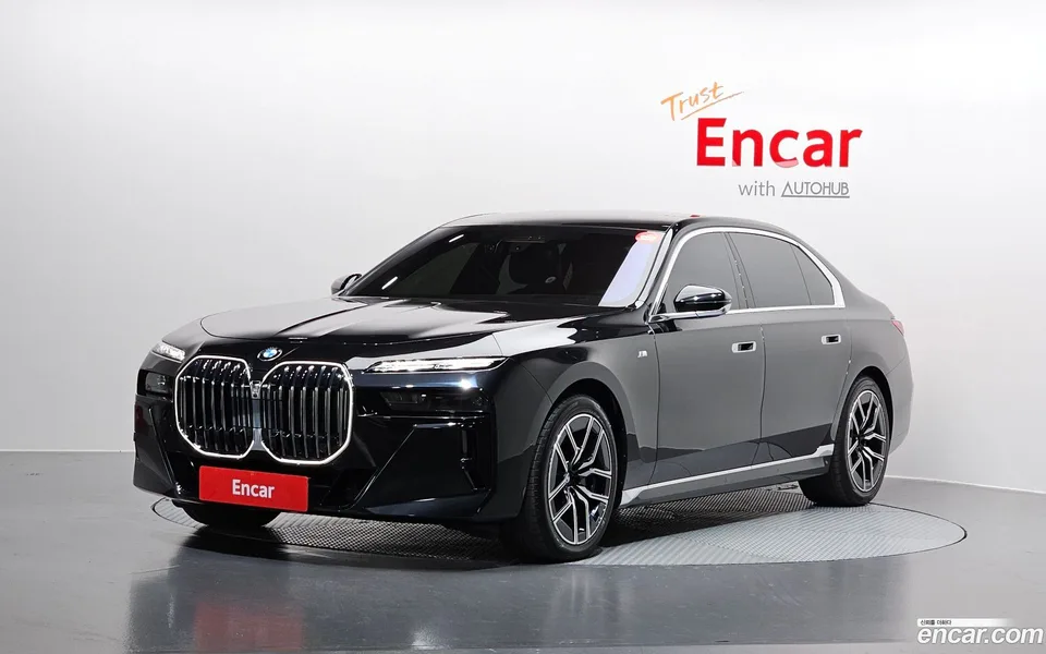 BMW 7 Series 740i xDrive M 2025 — фото 1, купить с доставкой в Москву