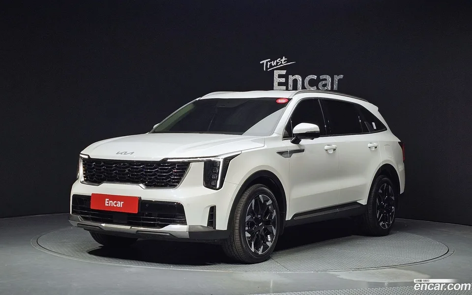 Kia Sorento 2.5T 2WD 2024 — фото 1, купить с доставкой в Москву